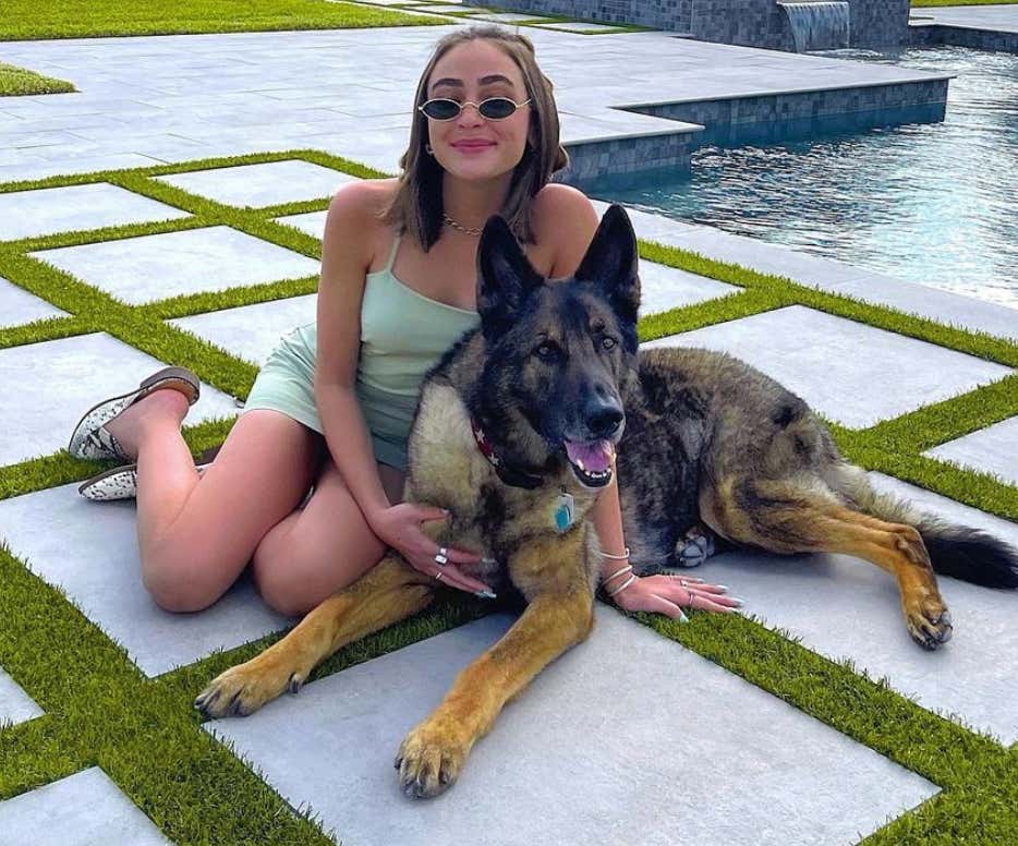 Barstool Local Smokeshow Of The Day - Maris From BU_img_14