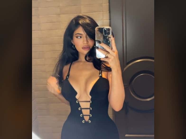 Kylie Jenner Won The Weekend As Her Sister Kendall Got Cancelled | Barstool Sports