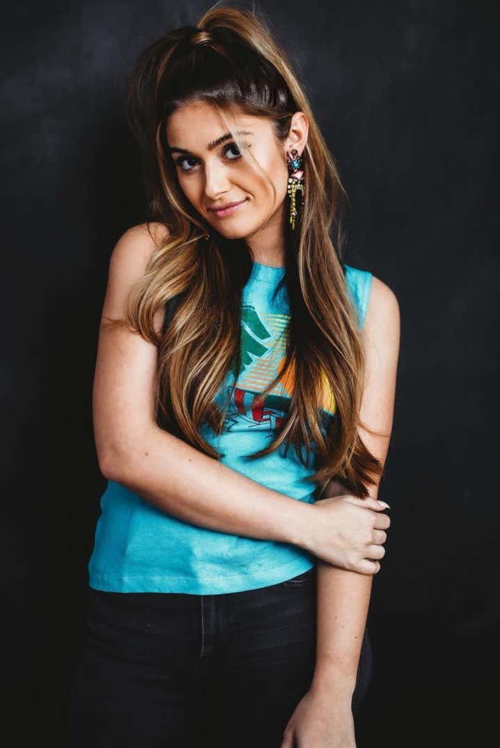 Barstool Local Smokeshow Of The Day - Gabriella From Holy Cross_img_4