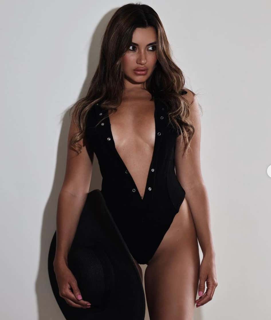 Barstool Local Smokeshow Of The Day - Cass From Boston_img_11