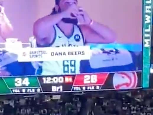 Rate Dana's Jumbotron Beer Tweet