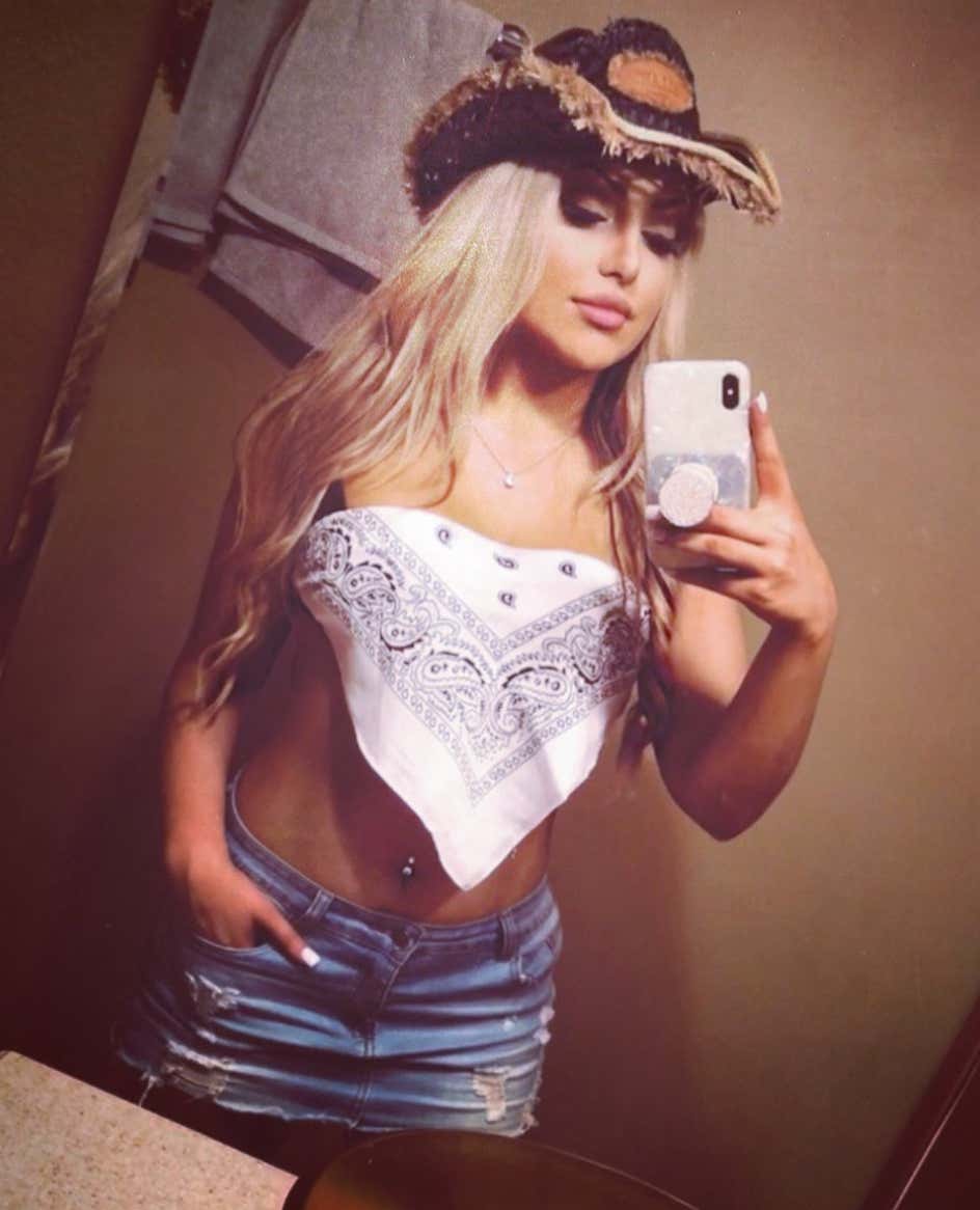 Barstool Chicago's Local Smokeshow Of The Day - Lauren_img_5