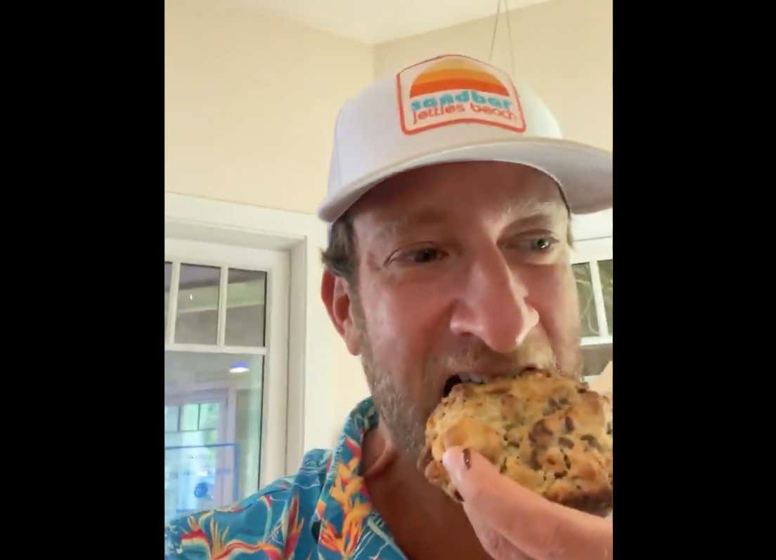 Hamptons Chocolate Chip Cookie Review - Levain Bakery