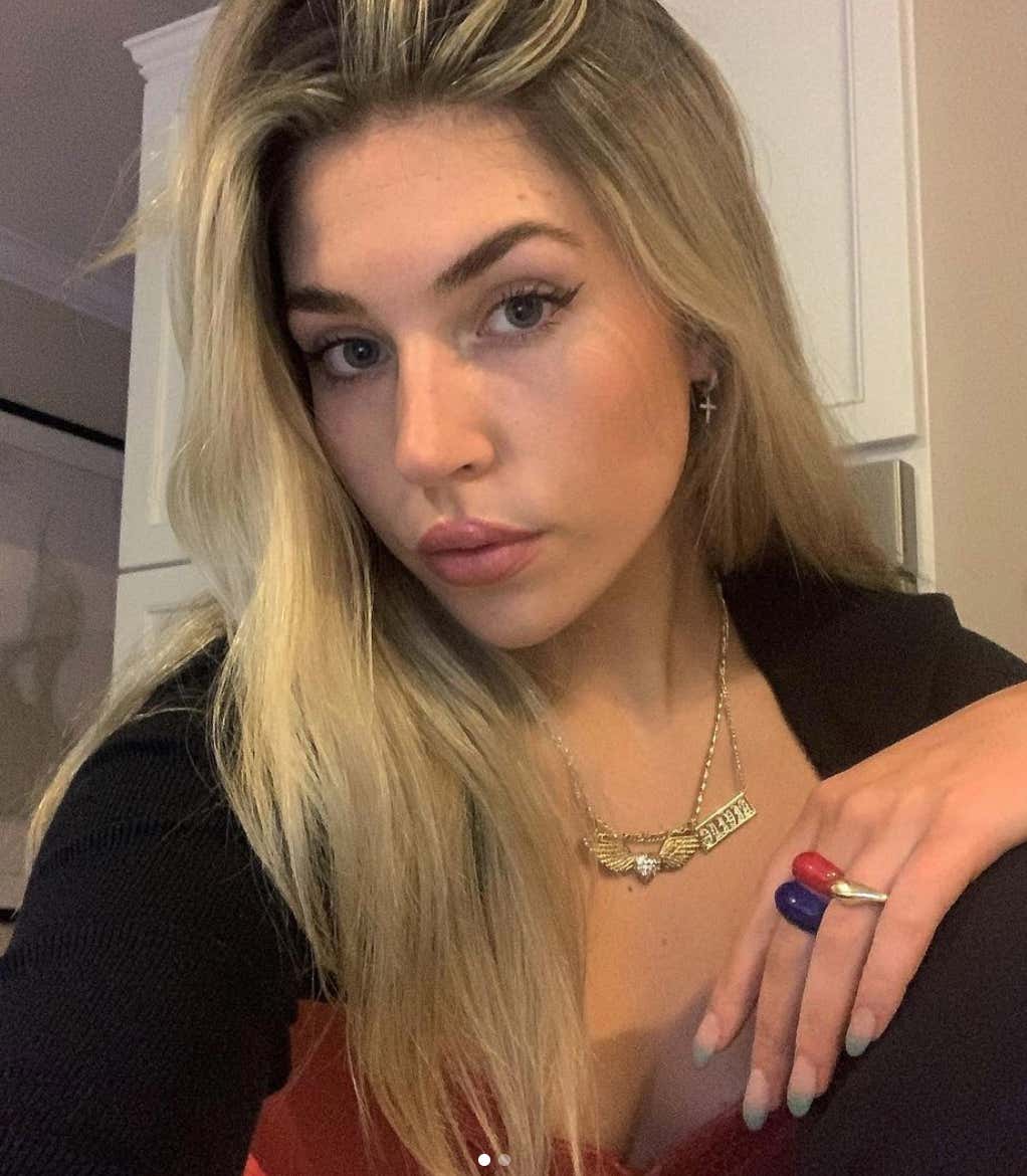 Barstool Local Smokeshow Of The Day - Liv From Boston_img_7