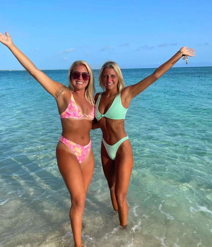 Barstool Chicago's Local Smokeshow Of The Day - Nicole_img_6