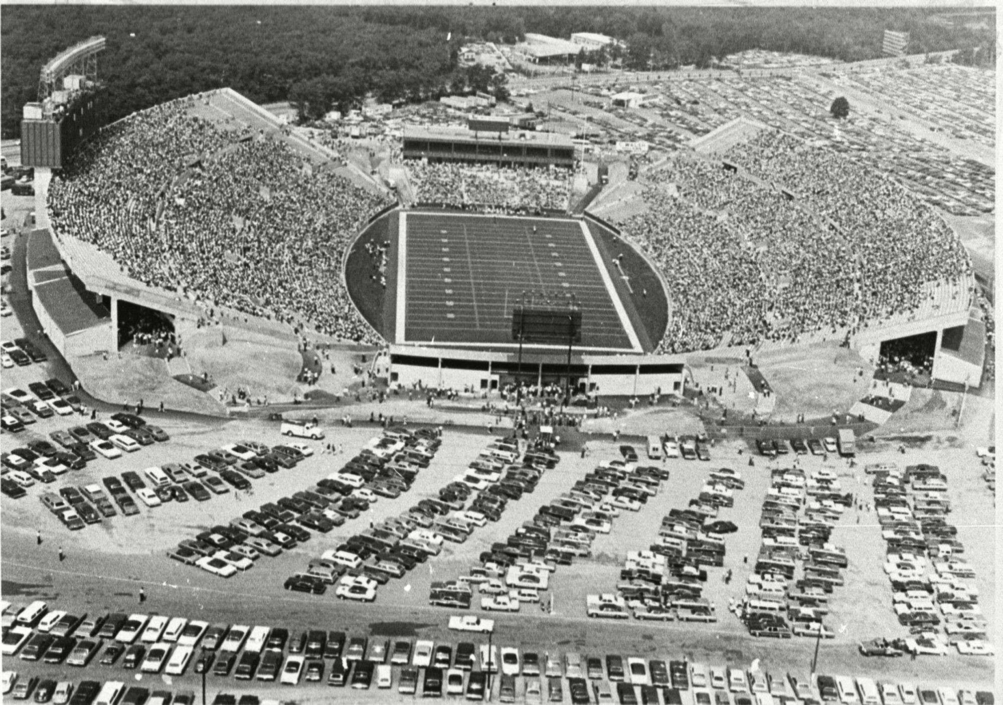 On This Date in Sports September 19, 1971: Welcome to Foxboro