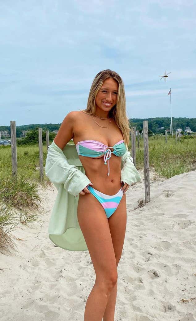 Barstool Local Smokeshow Of The Day - Meg From Bridgewater State_img_10