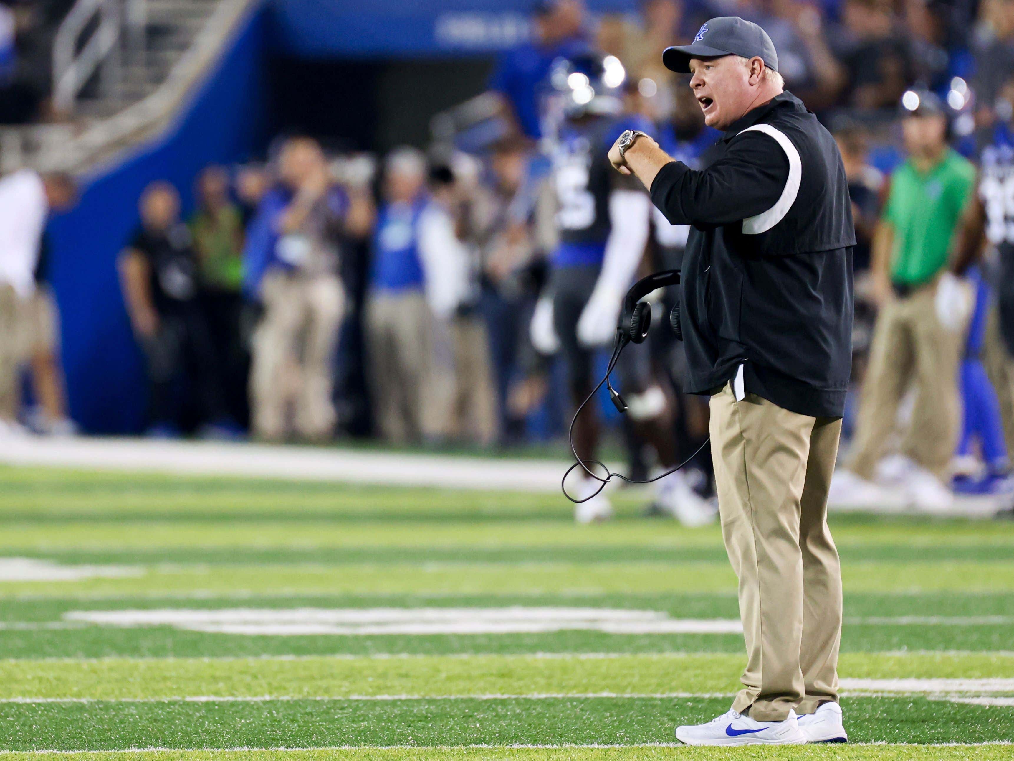 Mark Stoops Is A True BlueCollar Football Guy Thanks To Growing Up 2