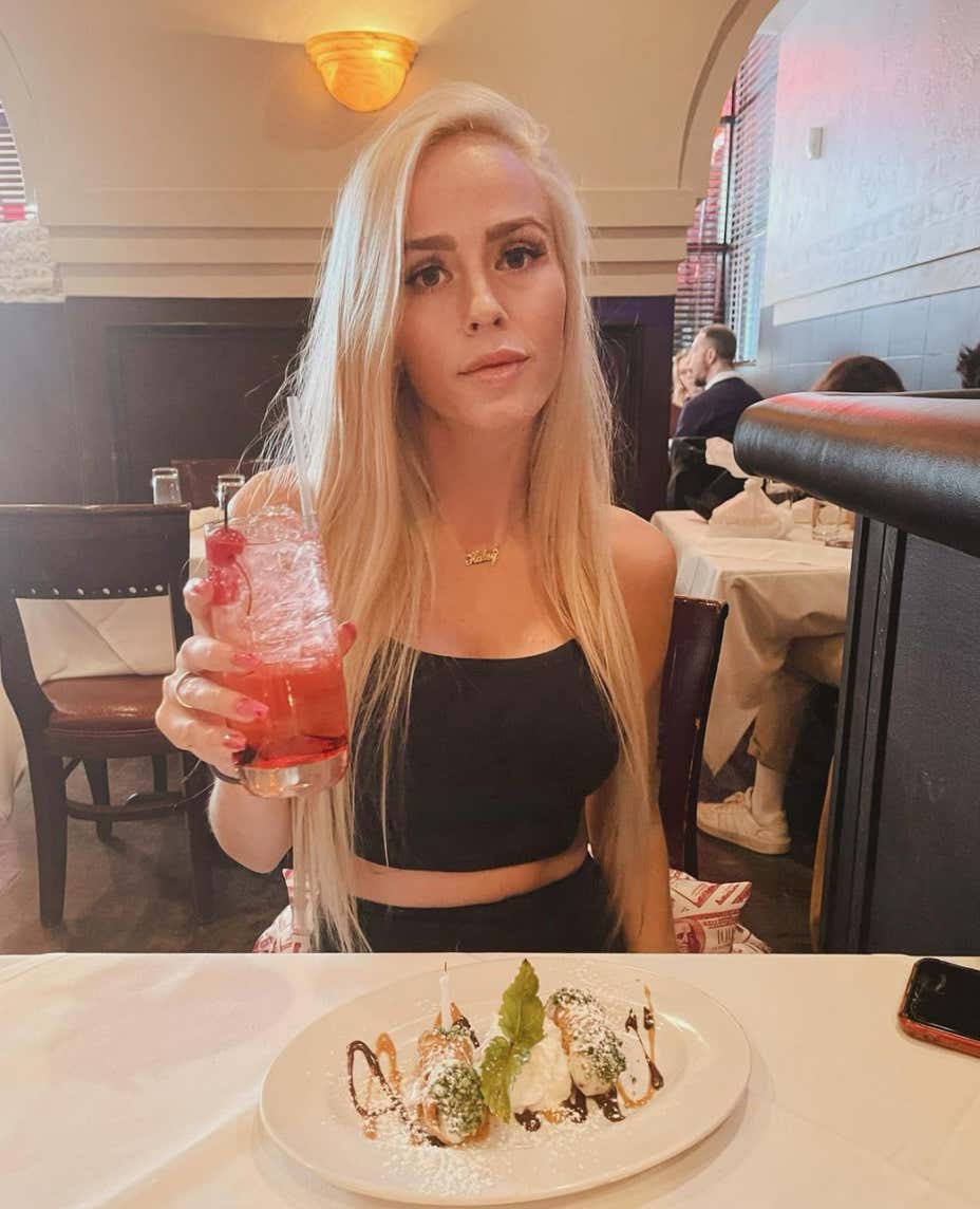 Barstool Chicago's Local Smokeshow Of The Day - Haylee_img_1