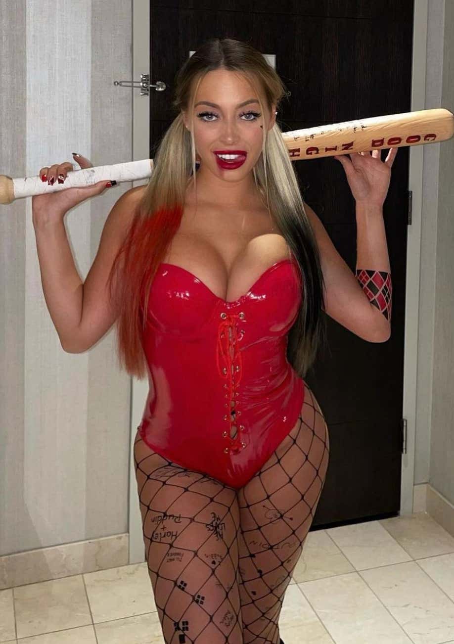 Barstool Smokeshows Halloweekend Round Up_img_5