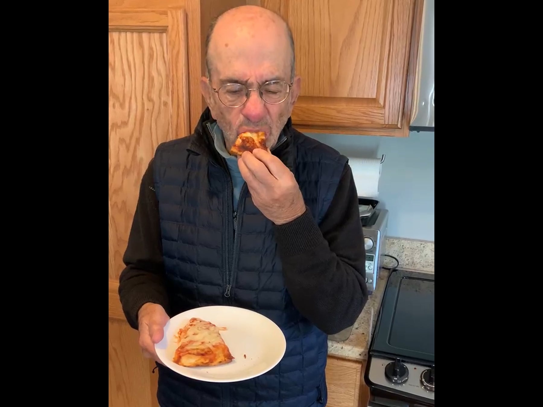 My Dad's Frozen Pizza Review - One Bite Pizza