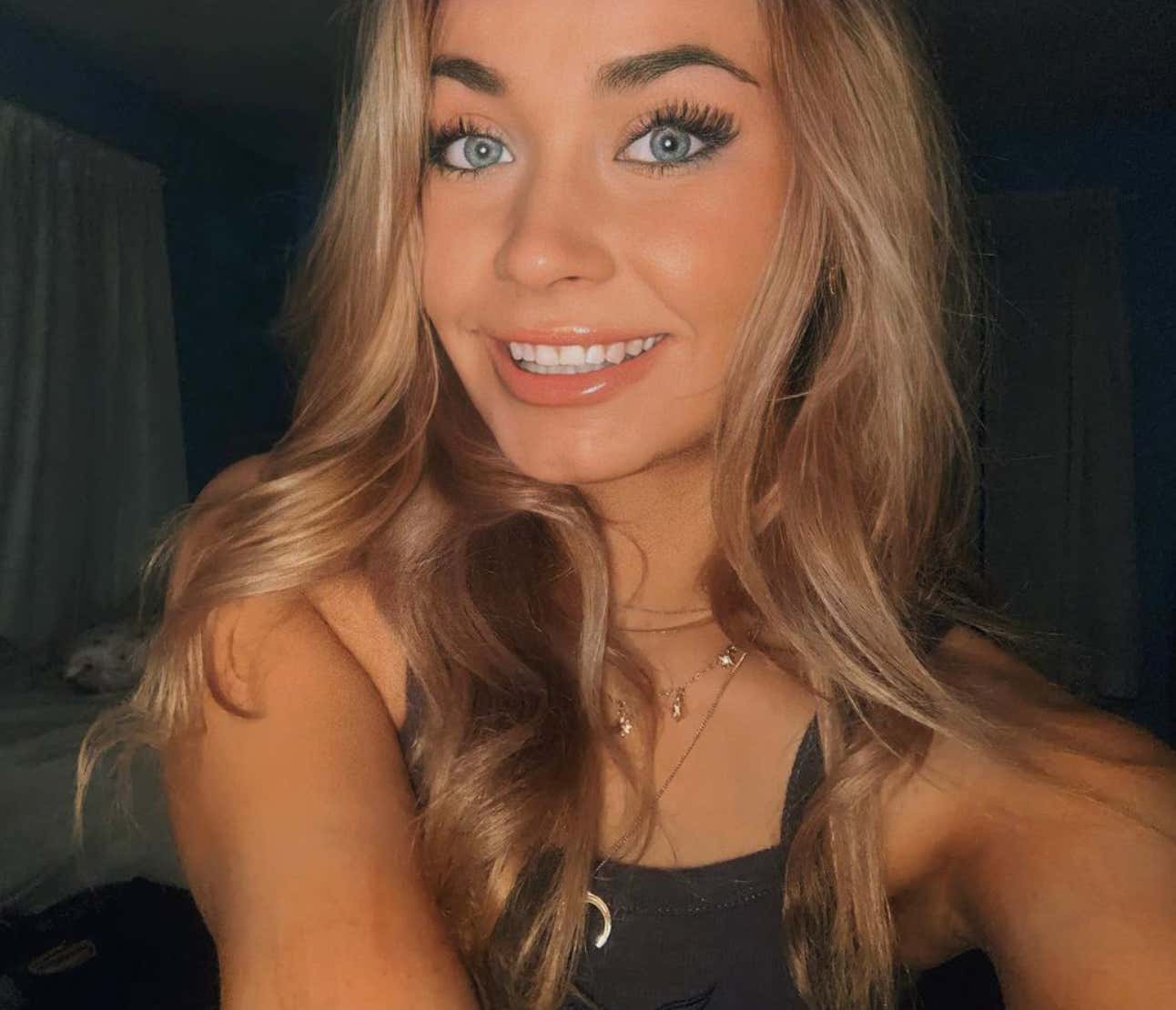 Barstool Local Smokeshow Of The Day - Cammie From Bridgewater State_img_3