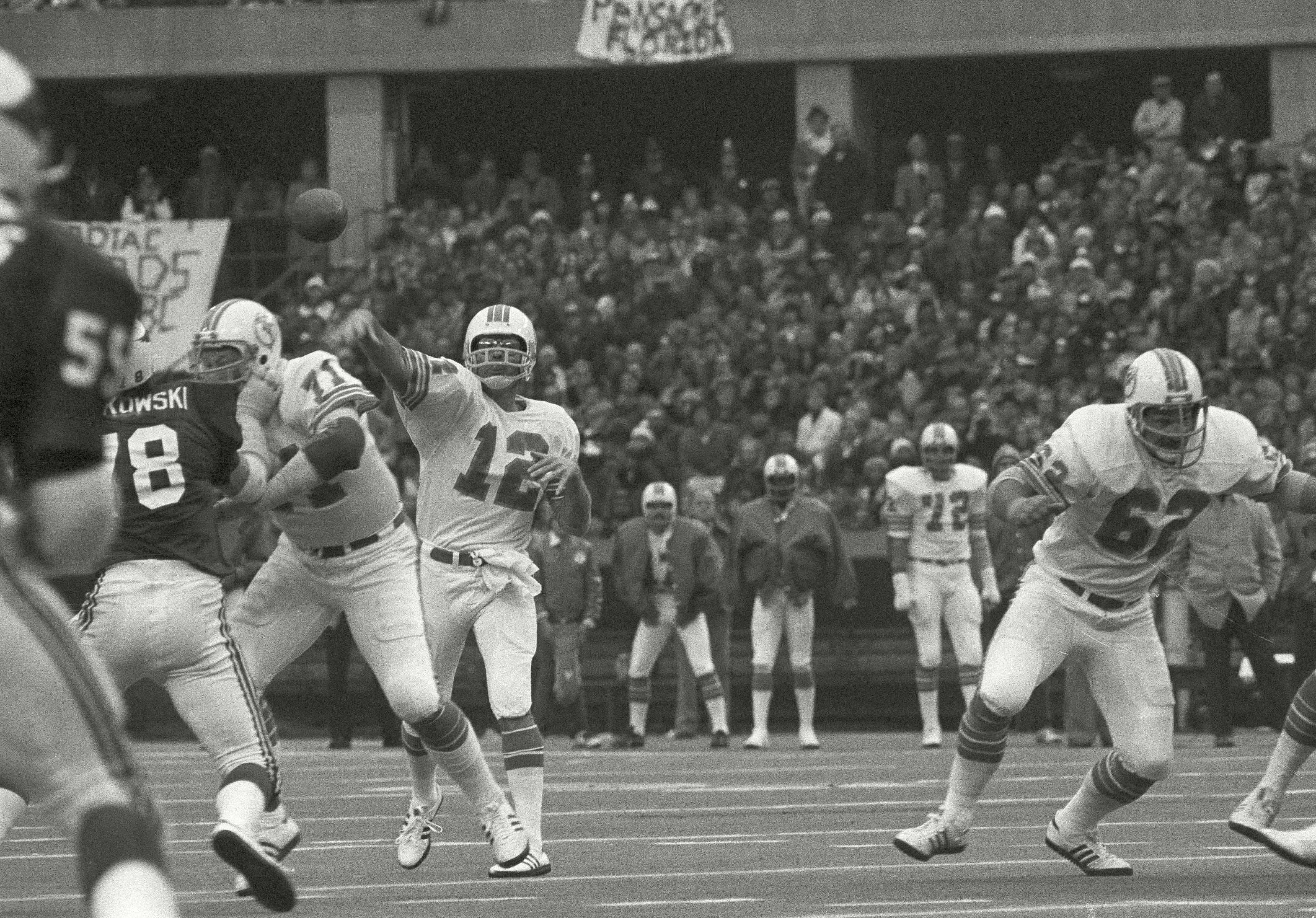On This Date in Sports November 24, 1977: Bob Griese Thanksgiving
