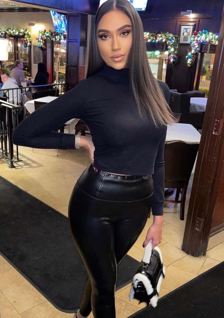 Barstool Chicago's Local Smokeshow Of The Day - Sierra_img_1