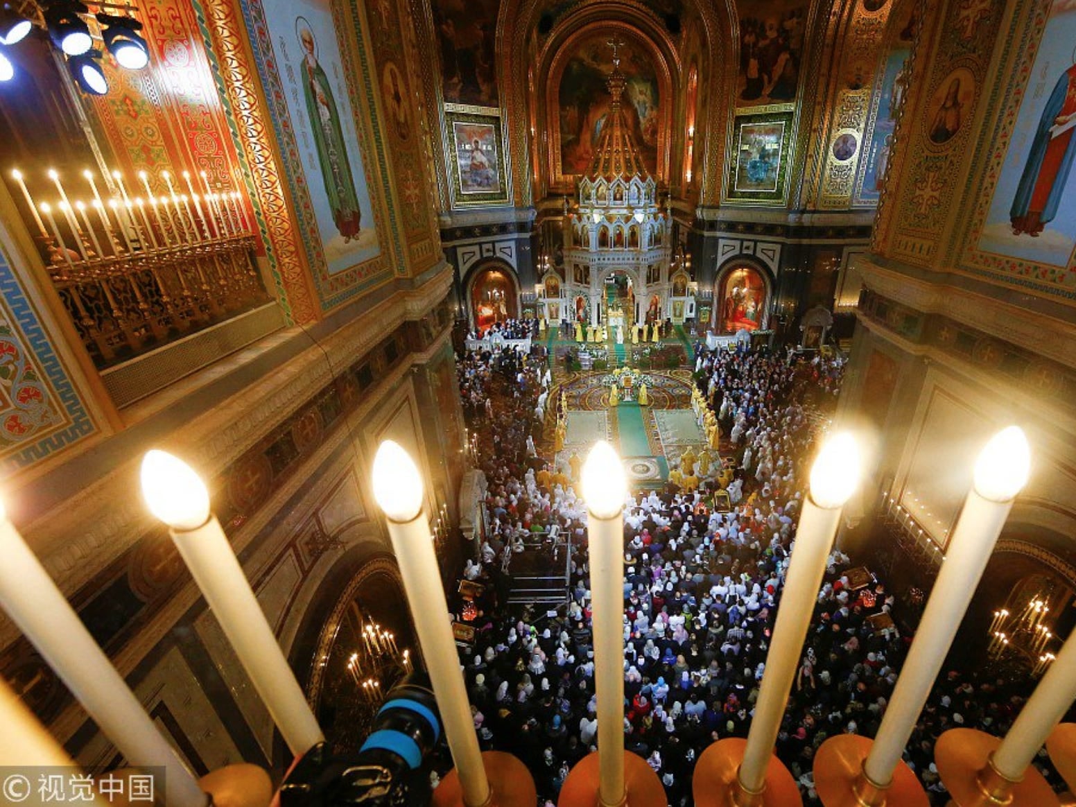 Your Definitive Guide To Getting Through Christmas Mass