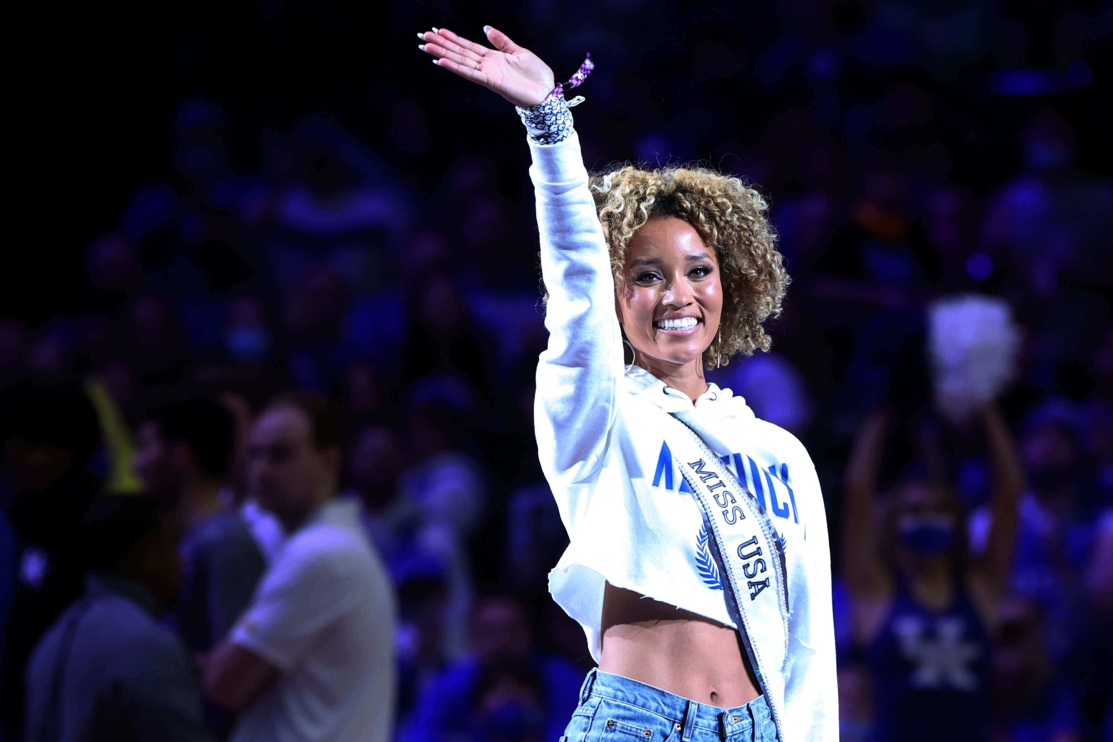 Kentucky Basketball Could Barely Keep Their Composure To Kick Georgia's Ass Thanks To Miss USA Showing Up