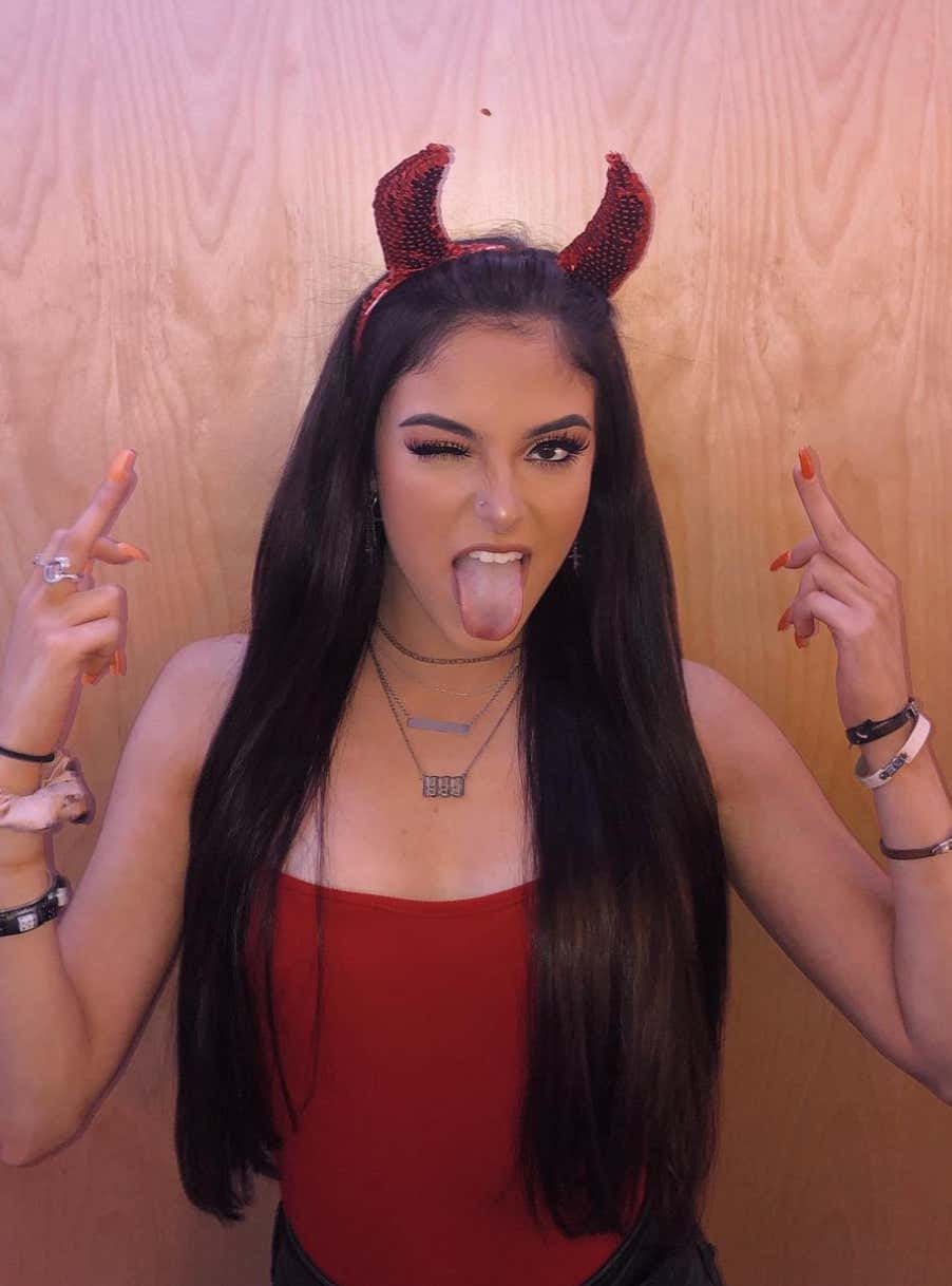 Barstool Local Smokeshow Of The Day - Isabella From Merrimack_img_1