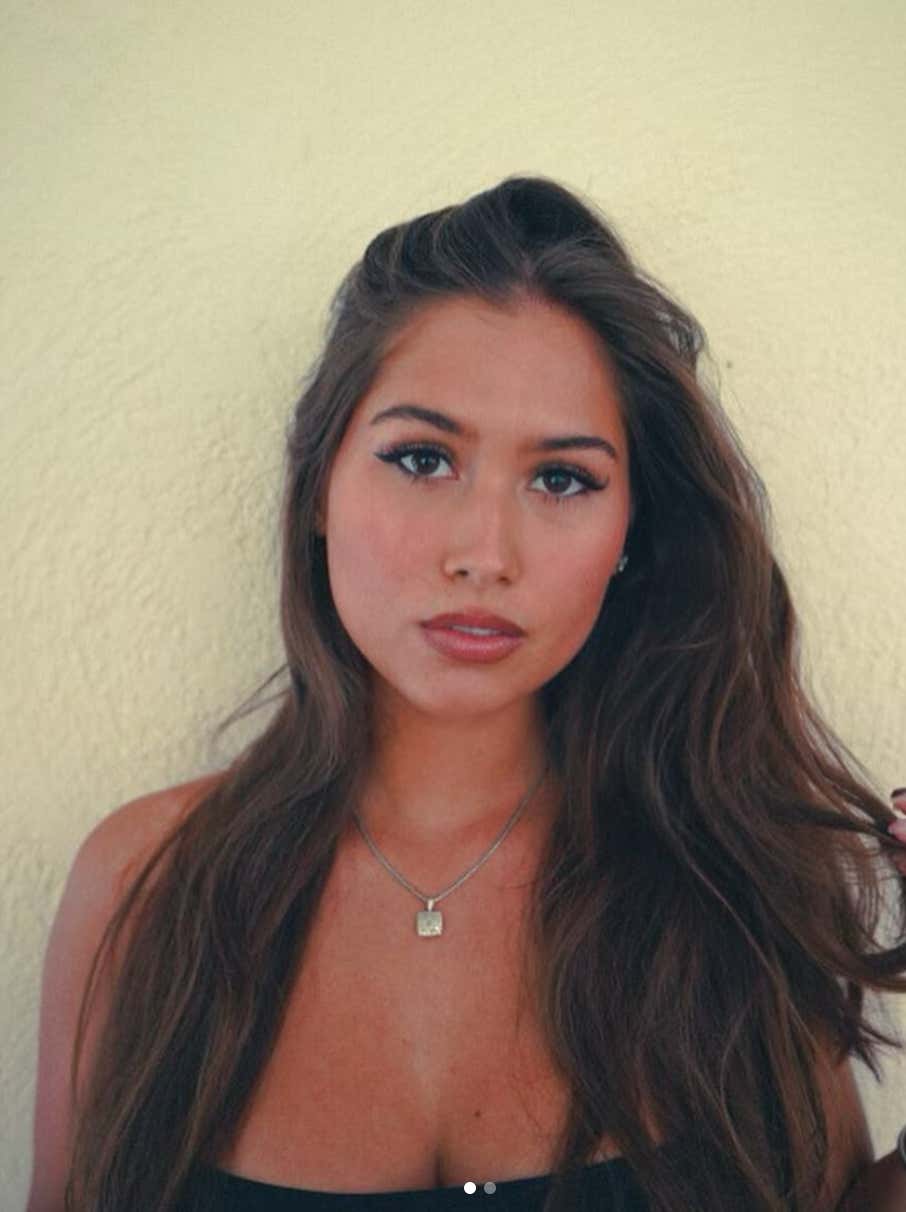 Barstool Local Smokeshow Of The Day - Robin From Boston_img_12