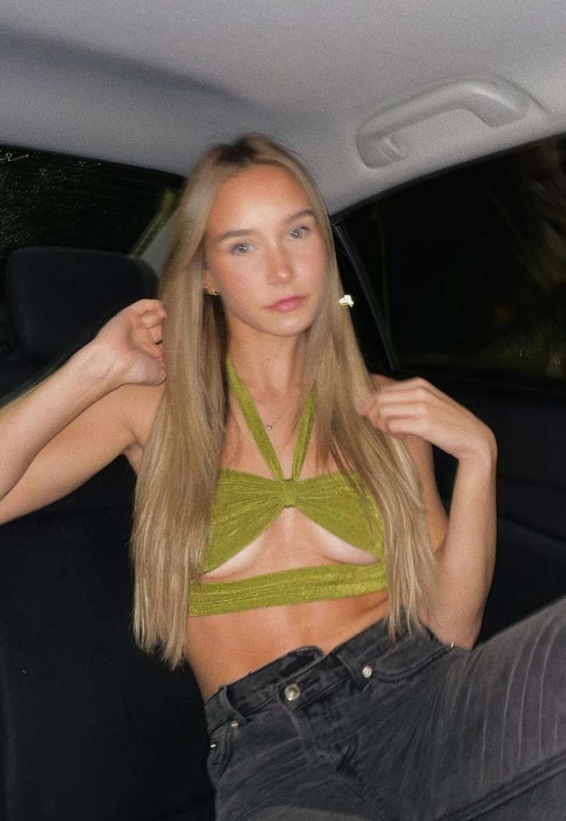 Barstool Local Smokeshow Of The Day - Amy From Connecticut_img_9