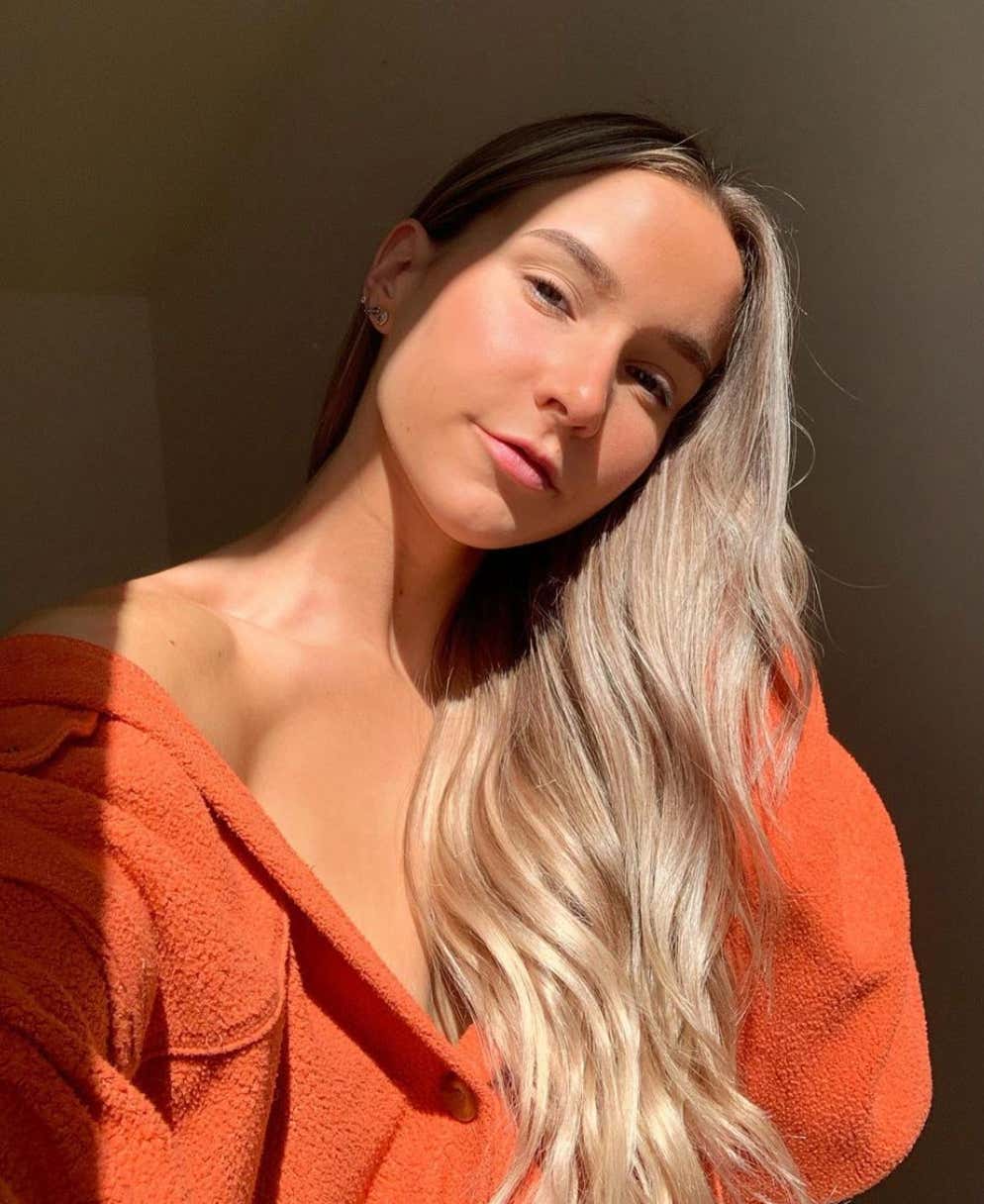 Barstool Local Smokeshow Of The Day - Amy From Connecticut_img_6