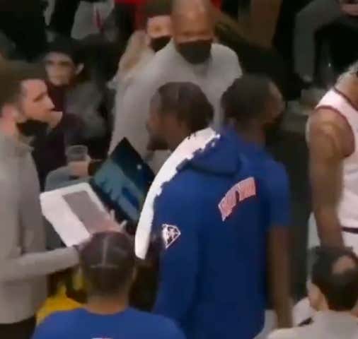 Bully Ball: Julius Randle Taught This Nerd Fair And Square Not To Shove A Laptop In His Face During A Game