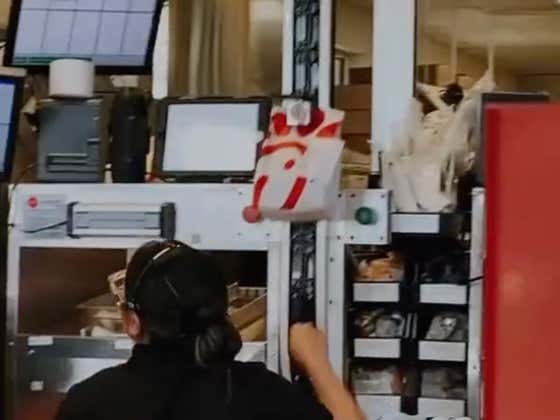 Chick Fil A Implementing A Futuristic Lever System In The Kitchen Is Exactly Why They're 100 Years Ahead Of Their Competition