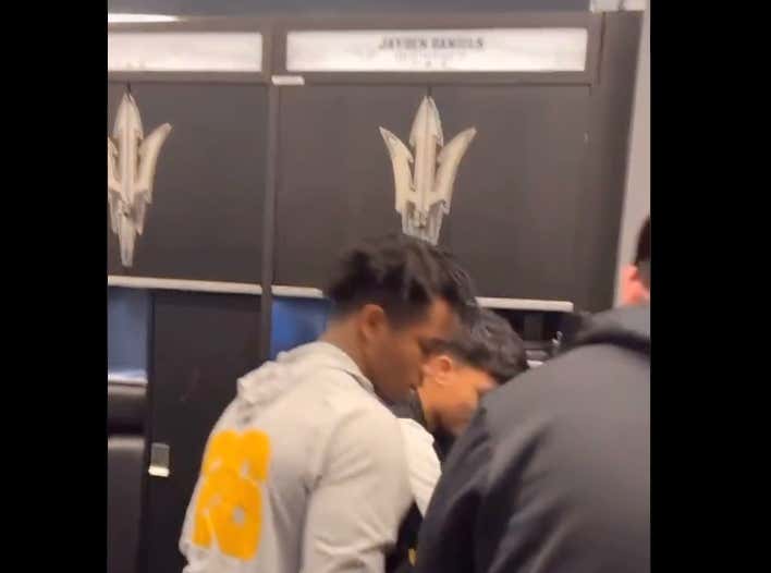 Arizona State Players Talked Shit As They Cleared Out QB Jayden Daniels' Locker After He Announced He's Transferring