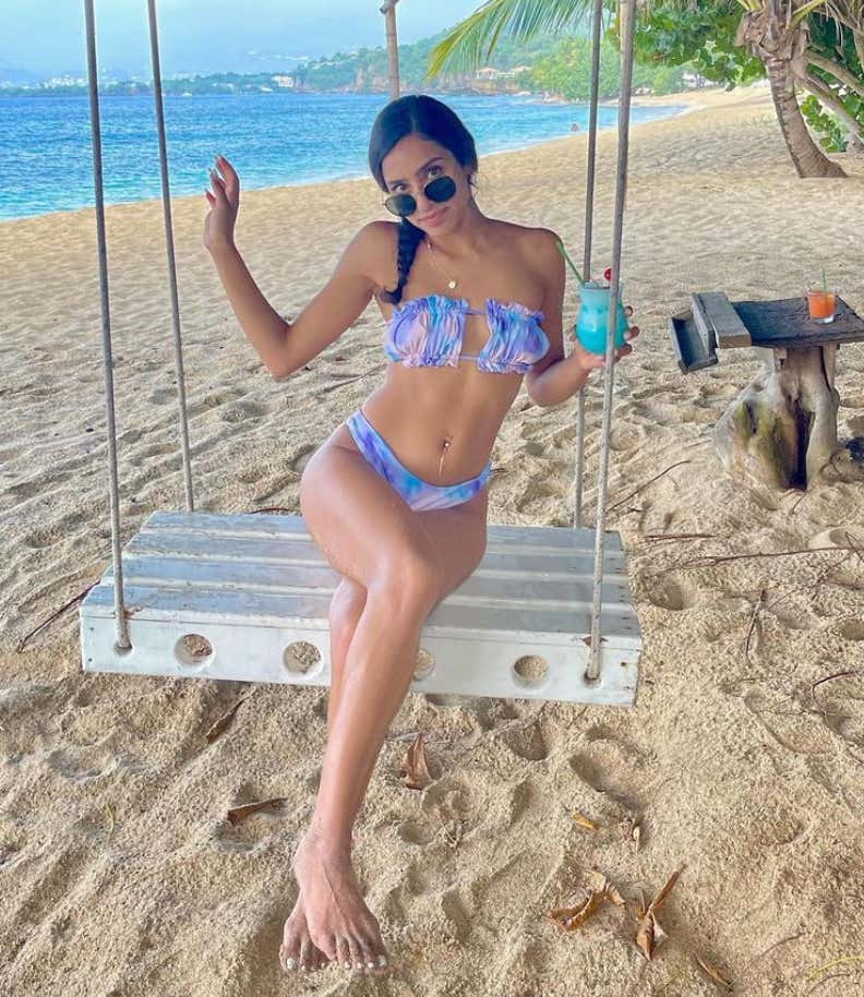 Barstool Chicago's Local Smokeshow Of The Day - Sim