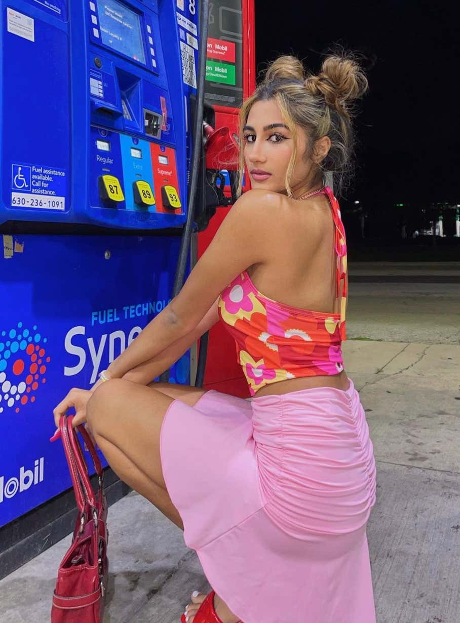 Barstool Chicago's Local Smokeshow Of The Day - Nandini_img_6