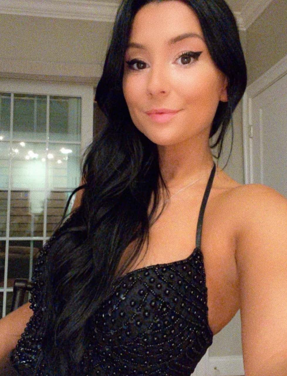 Barstool Local Smokeshow Of The Day - Anna From Assumption College_img_6