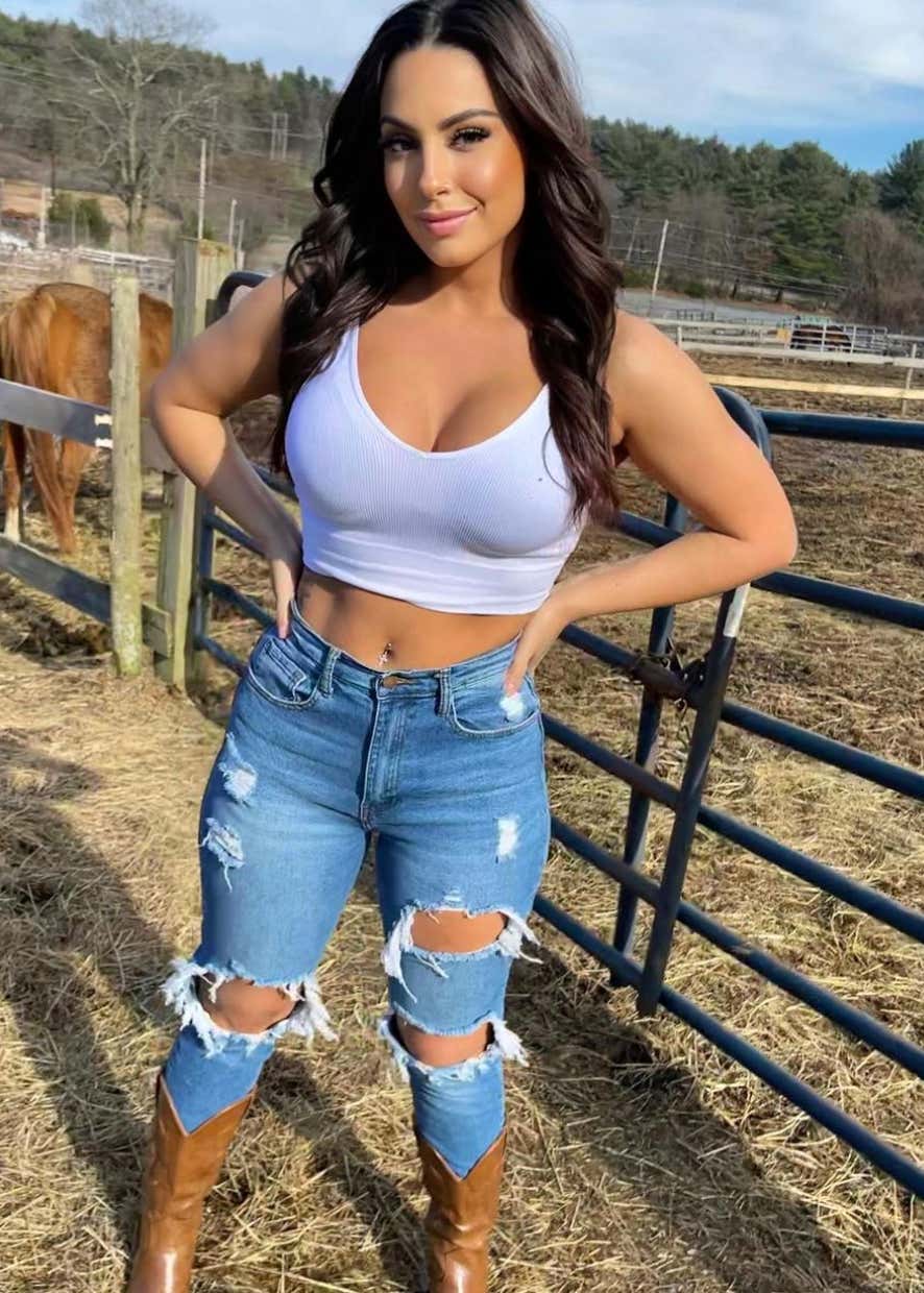 Barstool Local Smokeshow Of The Day - Marisa From Boston_img_21