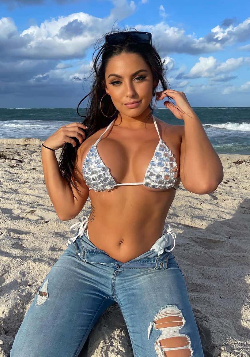 Barstool Local Smokeshow Of The Day - Marisa From Boston_img_5