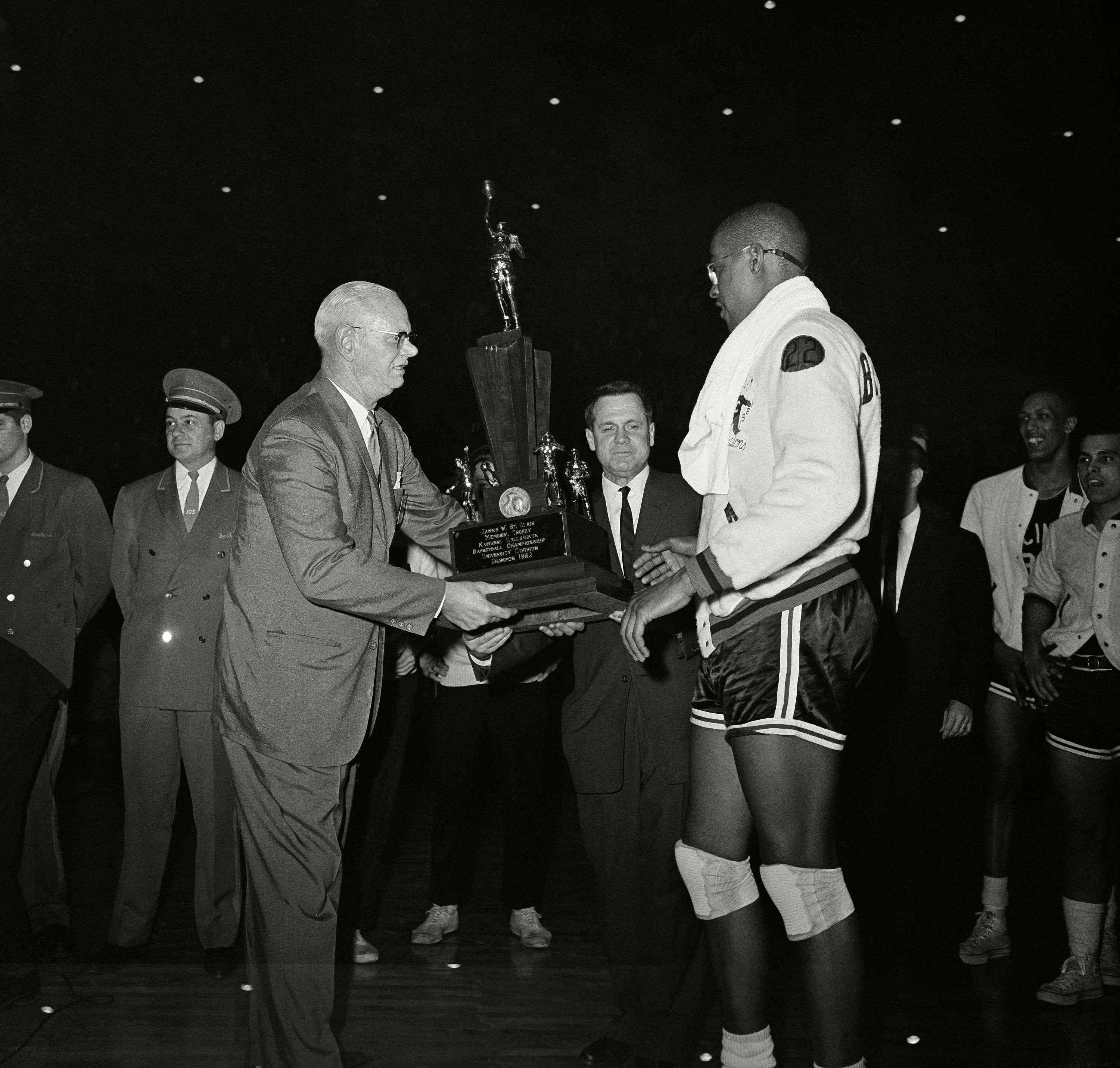 On This Date in Sports March 24, 1962: Battle of Ohio II