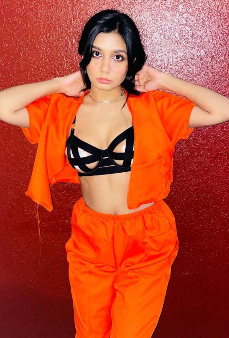 Barstool Chicago's Local Smokeshow Of The Day - Ritu_img_2