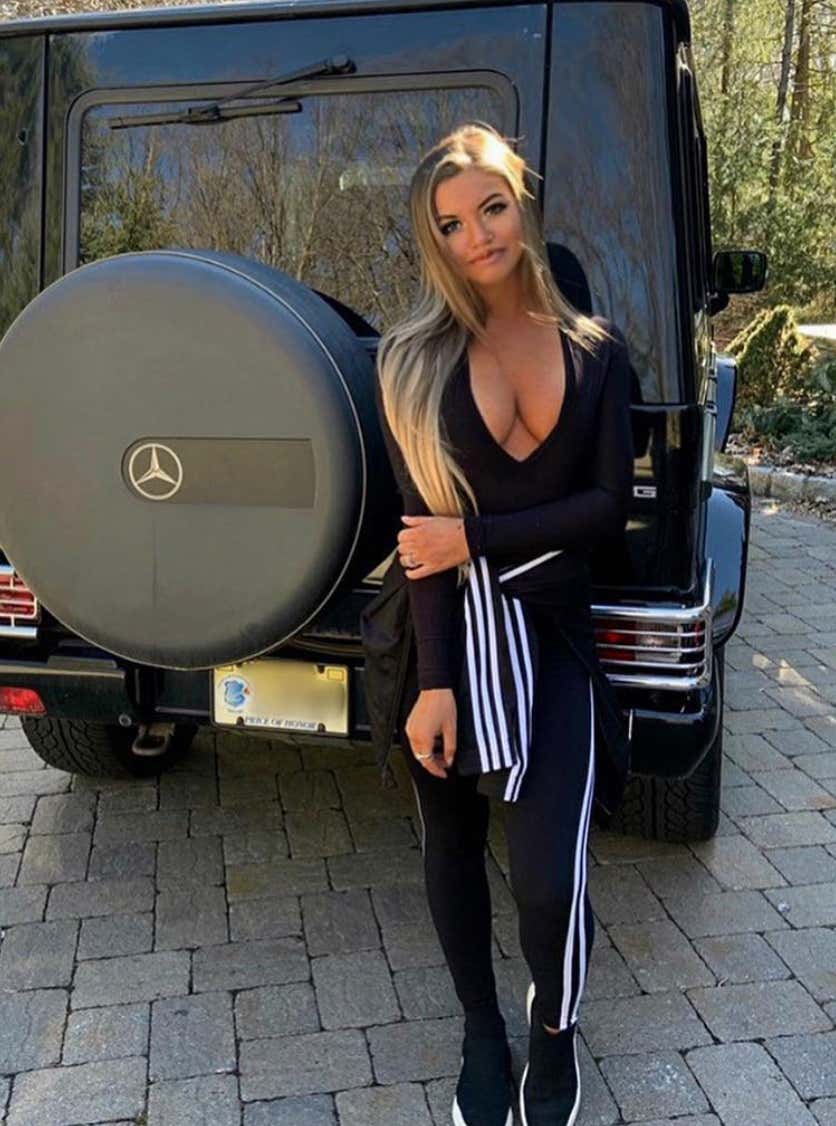 Barstool Local Smokeshow Of The Day - Em From Quinnipiac_img_3