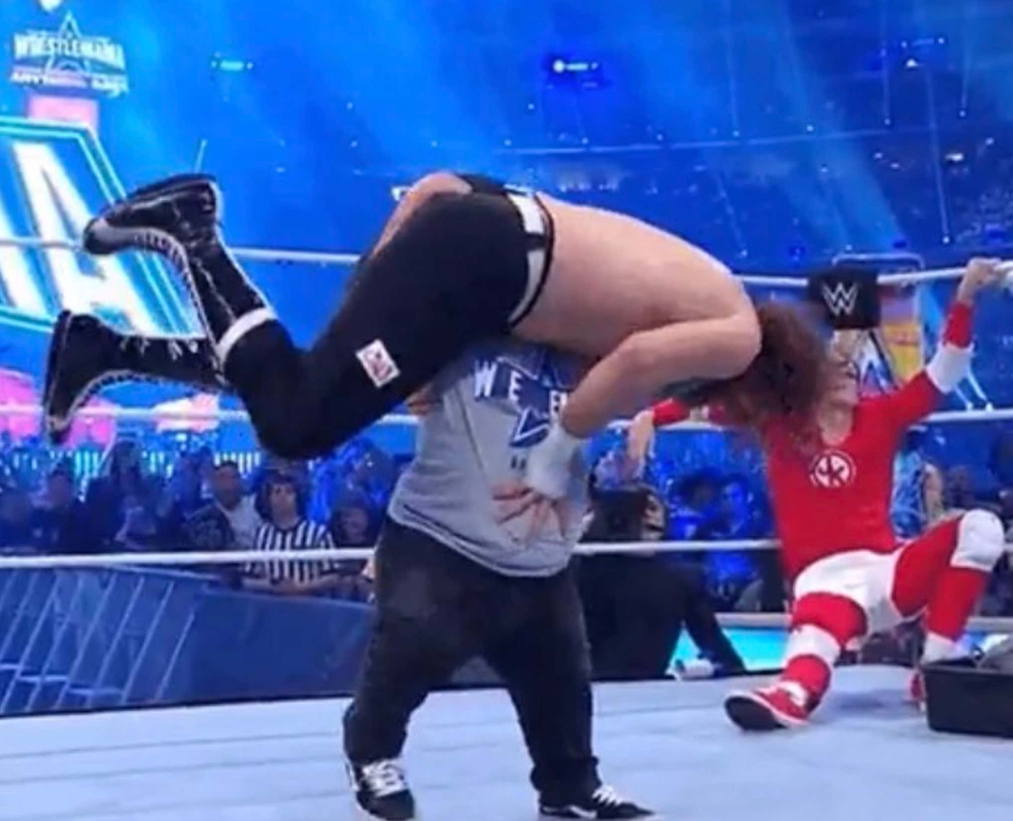 BAH GAWD THE JACKASS CREW JUST KICKED SAMI ZAYN'S ASS AT WRESTLEMANIA