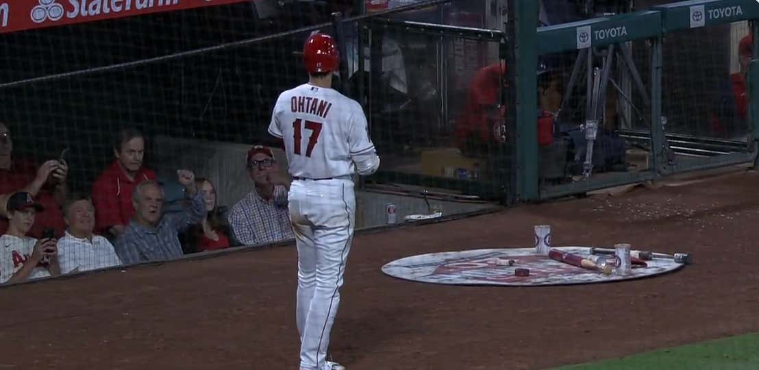 This Dad Should Win "Father Of The Year" After Trying To Get Shohei Ohtani To Date His Daughter While In The On-Deck Circle
