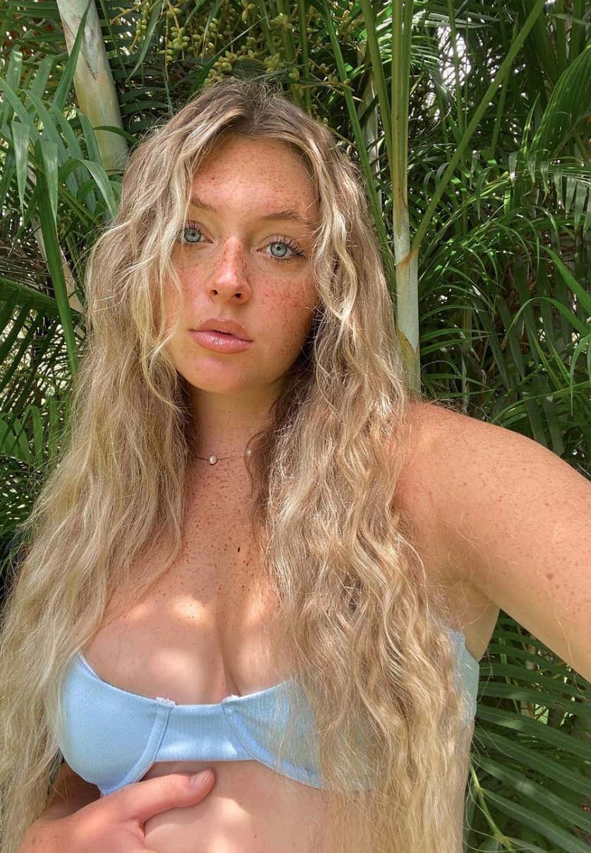 Barstool Local Smokeshow Of The Day - Annabelle From Boston University_img_1