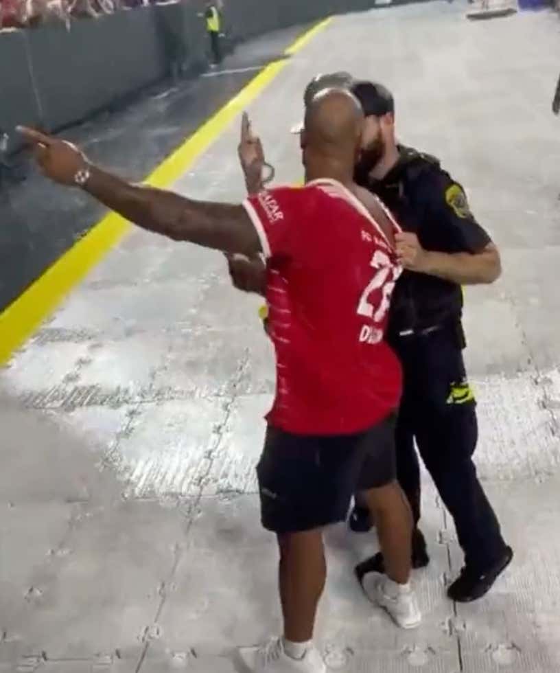 Bizarre Video From This Weekend Of A Cop Shoving Packers RB AJ Dillon After He Came Down To The Field To Hype Up The Crowd At Lambeau