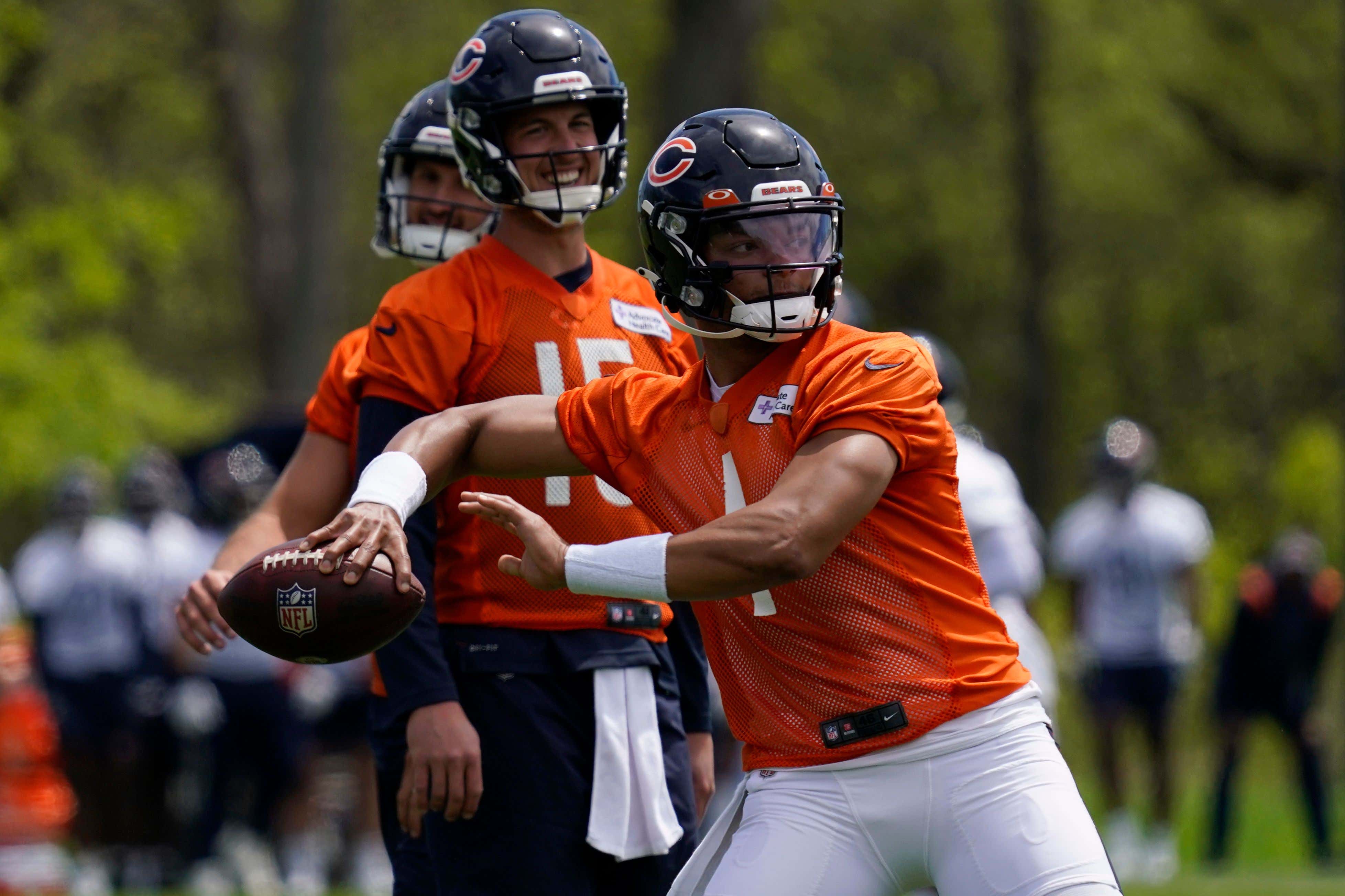 "His Leadership And Grasp Of The Offense Is OUTSTANDING. His Footwork And Fundamentals Are Through The Roof Too". Eberflus Gassing Up Justin Fields Has Me Ready For Football