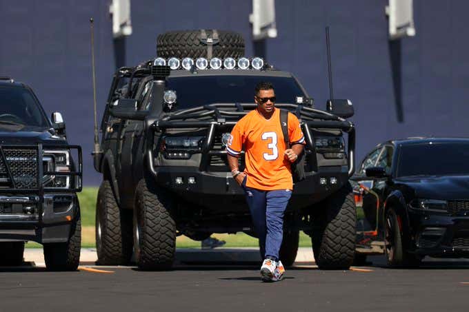 Russell Wilson's Supersized Truck Might Have Finally Ended My Devotion to  Football