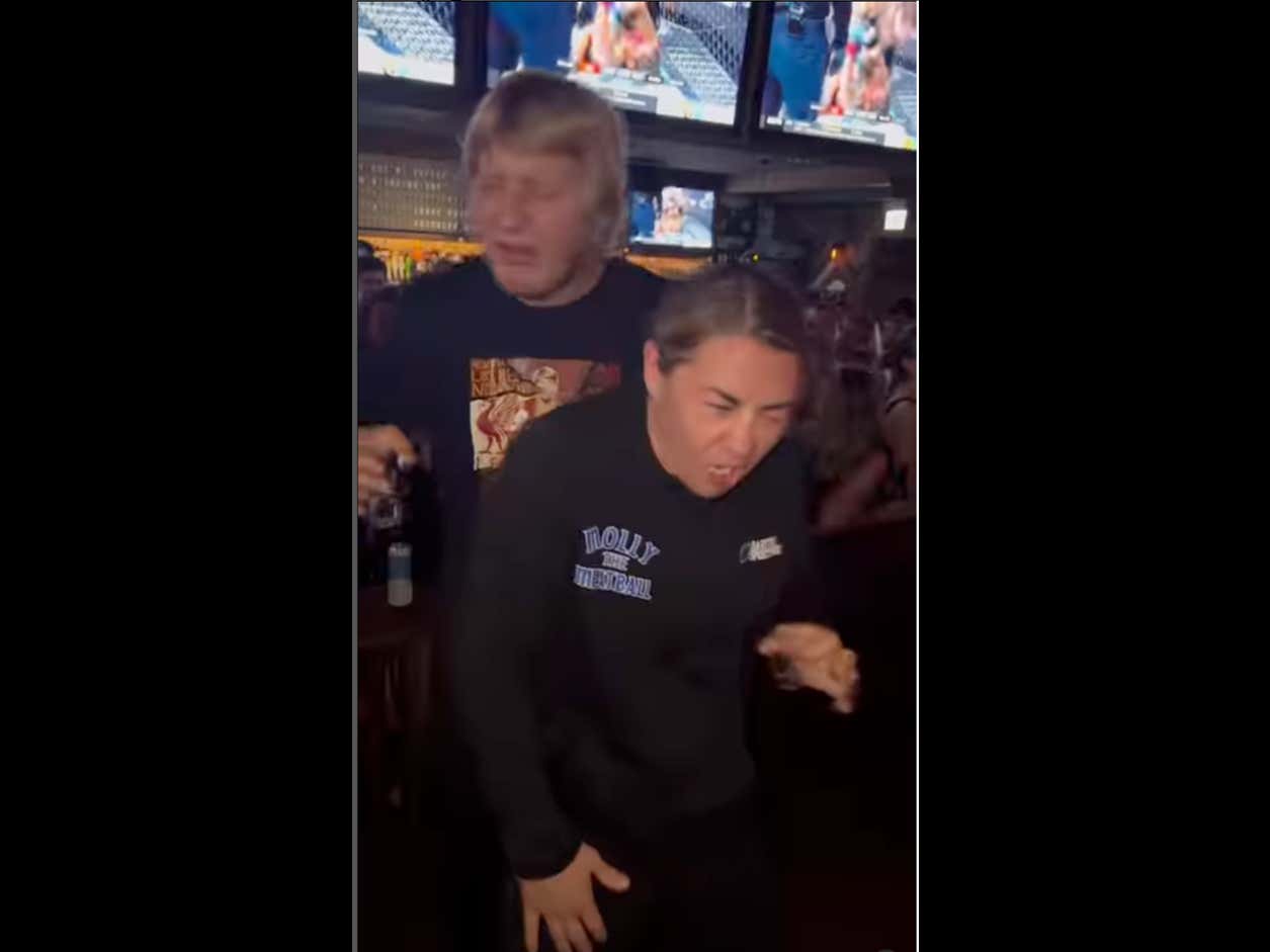 Molly Meatball's Reaction To The "Chicago Handshake" Was Primo