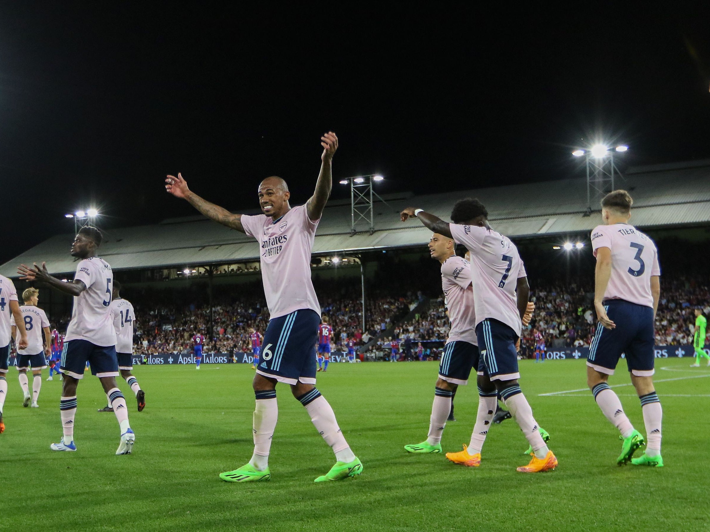 Ten Hag Loses On Debut While Arsenal Get Over The Yips At Selhurst Park