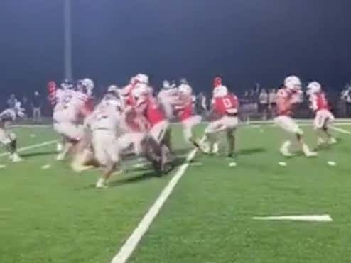 Georgia High School Football Player Is Revolutionizing The Game With A Ho Hum No-Look, Over The Head Walk-Off Touchdown In 4OT