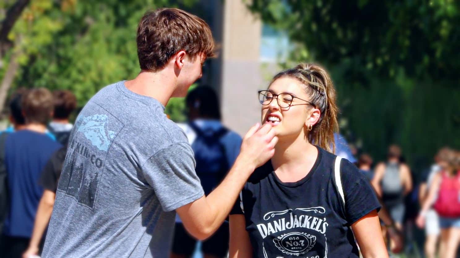 FLIRTING W/ FOOD IN MY TEETH!