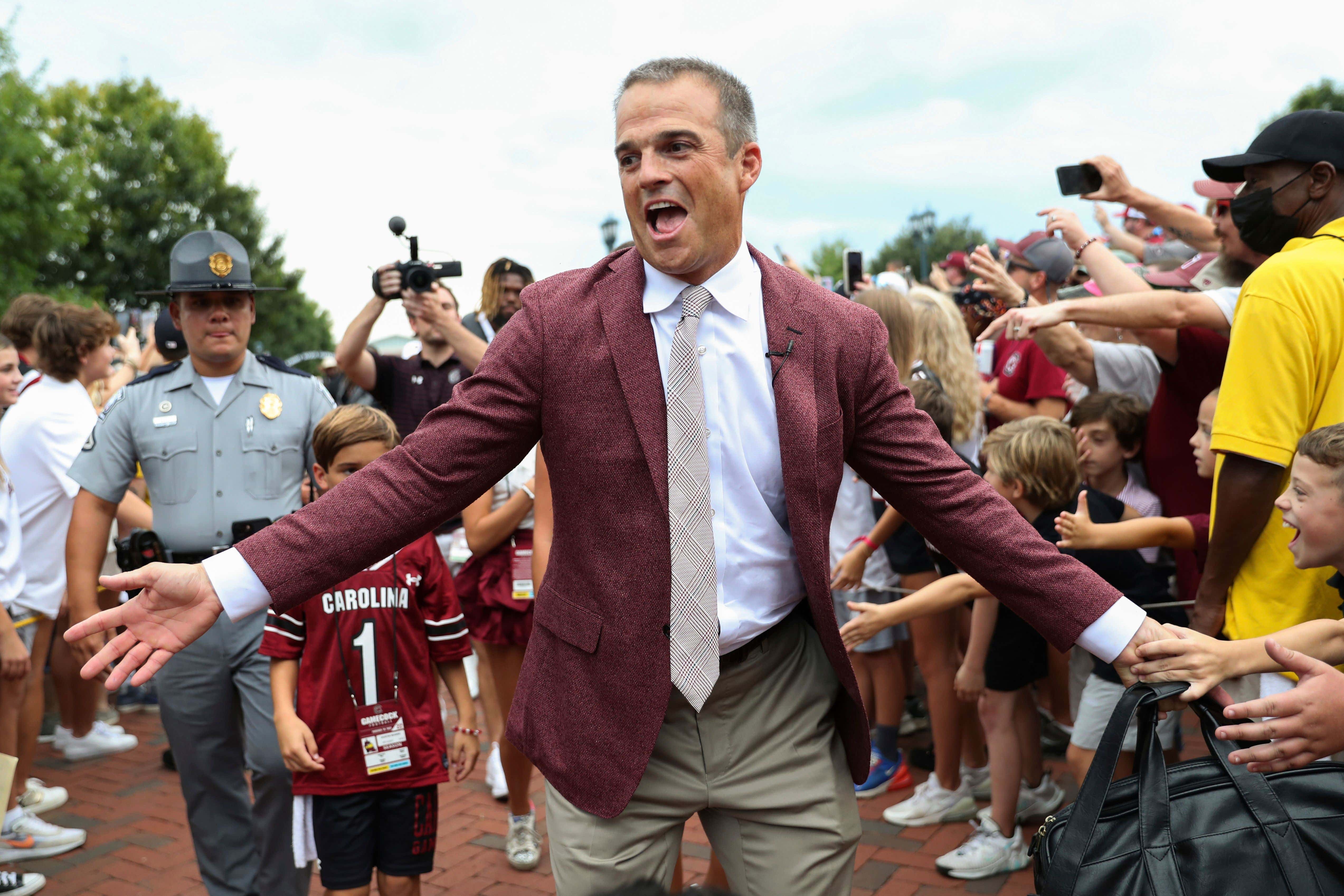 In An Attempt To Pay Tribute To Title IX, South Carolina Football Paraded Female Students On The Field....For An Entire 15 Seconds Before They Were Screamed At And Kicked Off