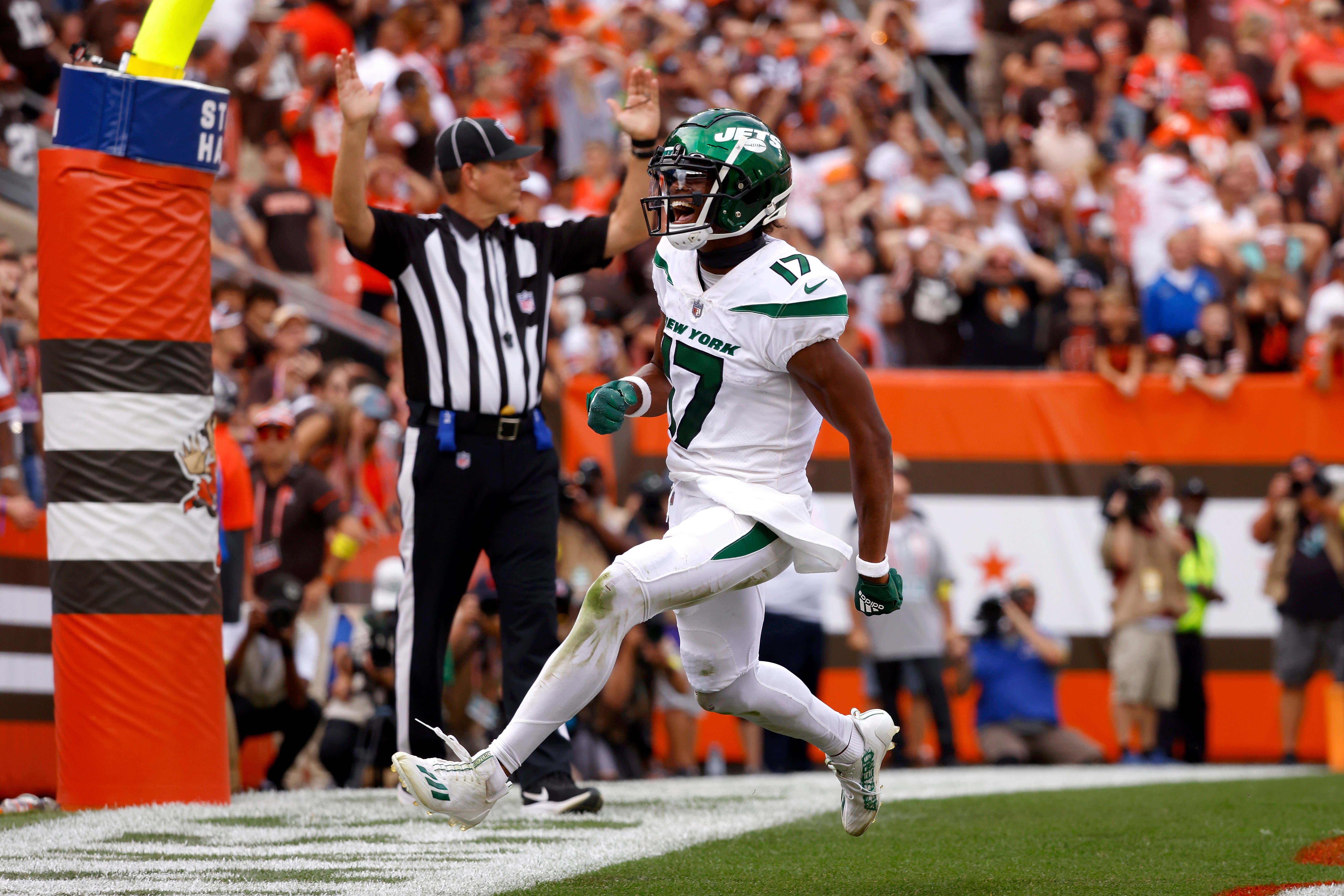 Jets Rookie Phenom WR Garrett Wilson Highlights Week 2 Fantasy Adds