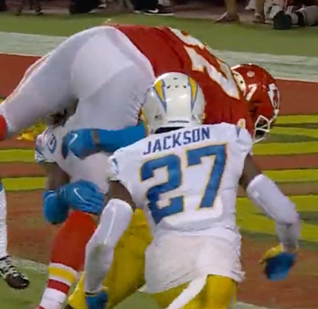 Travis Kelce Breaks Down Getting Suplexed By Derwin James