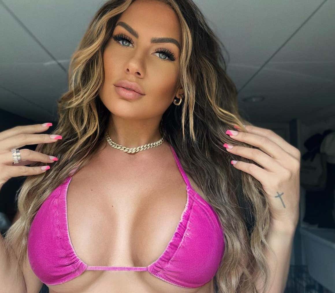 Barstool Local Smokeshow Of The Day - Ashley From Boston_img_5