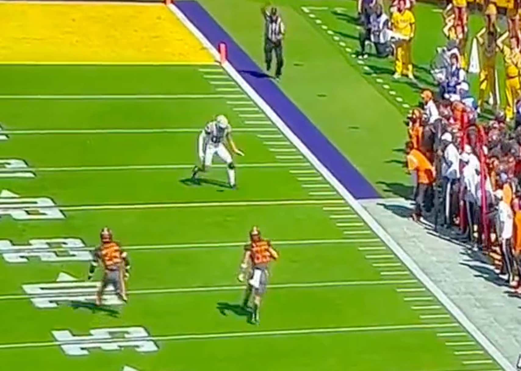An LSU Fan Thinks Tennessee Used An Electro Beam To Mess With Their Kick Returner